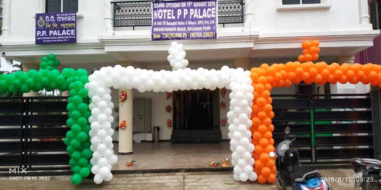 Pp Palace Hotel Puri Luaran gambar